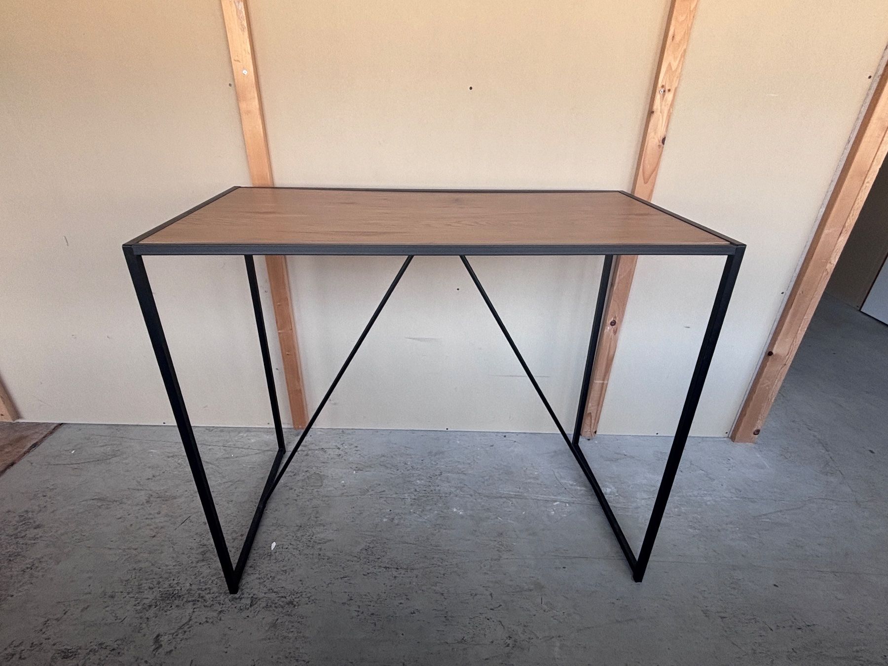Set de table et chaises: Lot table haute + 4 chaises de bar – D'occasion à Villars-sur-Glâne par cla_w5s7 8