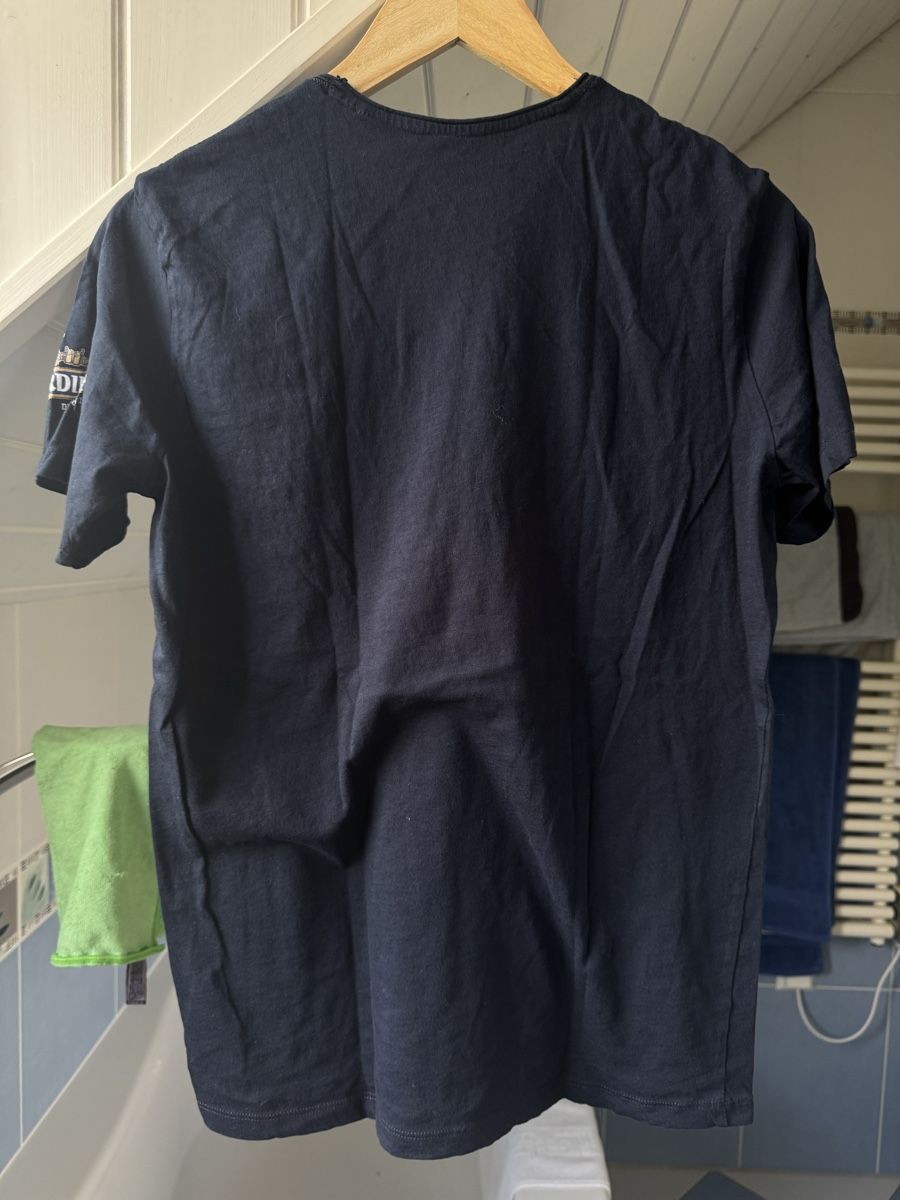 T-shirt: Cardinal T-Shirt Taille M – Usato da Trélex venduto da stripedthrift 1