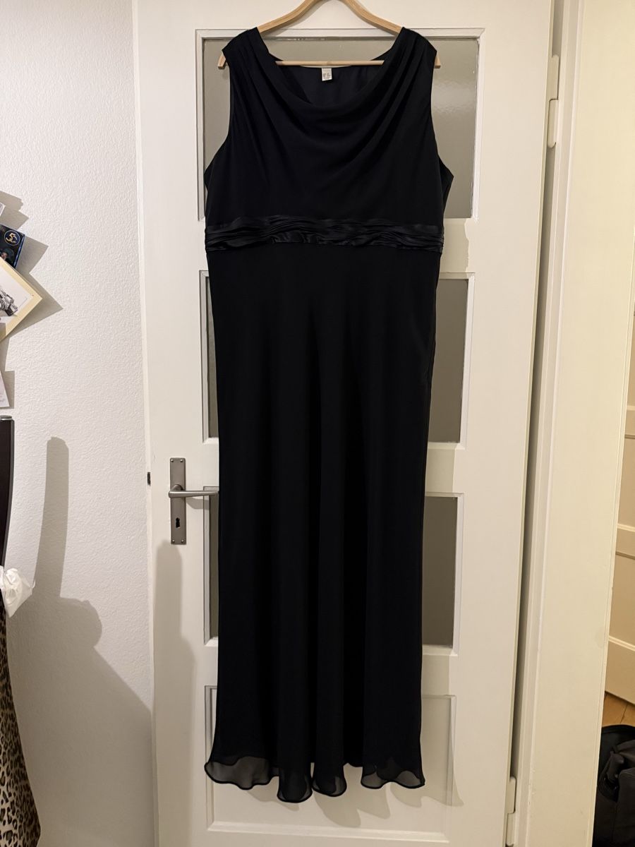 Robes: Schwarzes Kleid, Grösse 50/52 – Neuf (Voir description) à Basel par zukk_
