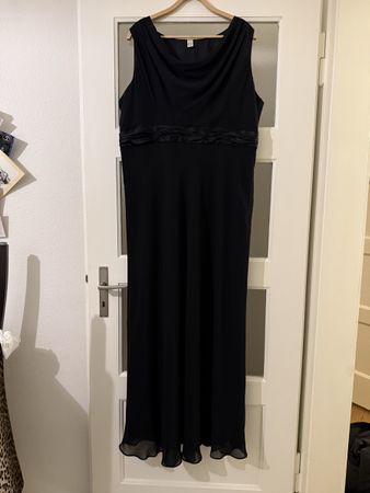 Schwarzes Kleid, Grösse 50/52
