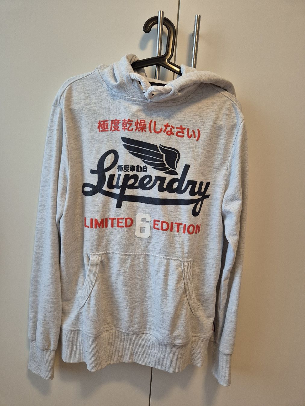 Superdry Maglioni & Felpe: Gratis Versand Superdry Pullover grau meliert Grösse M – Usato da Schachen LU venduto da emotionblur