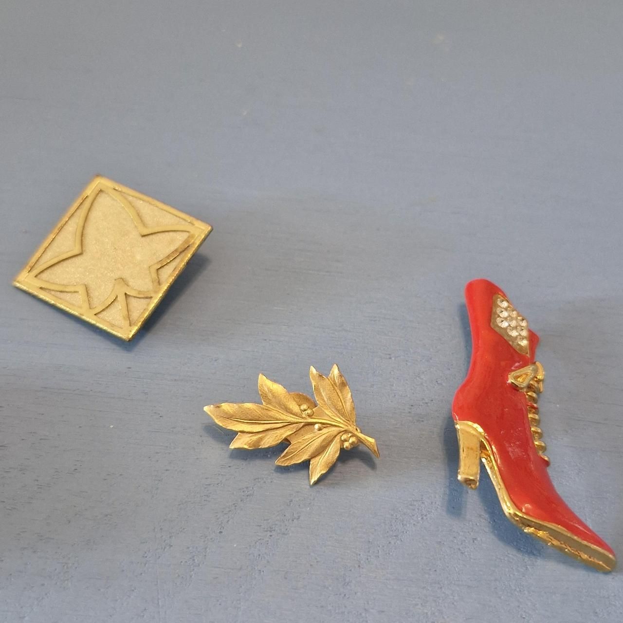 Spille & Fermagli: divers broches  – Usato da Neuchâtel venduto da yas_zdb7 1