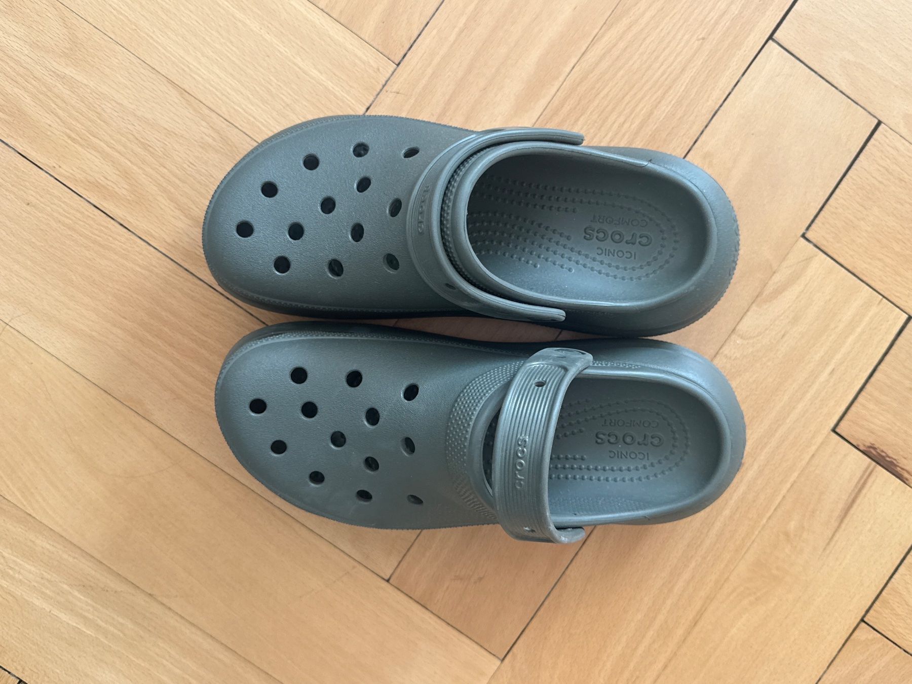 Chaussures hommes: Crocs – D'occasion à Zürich par ele_nd88