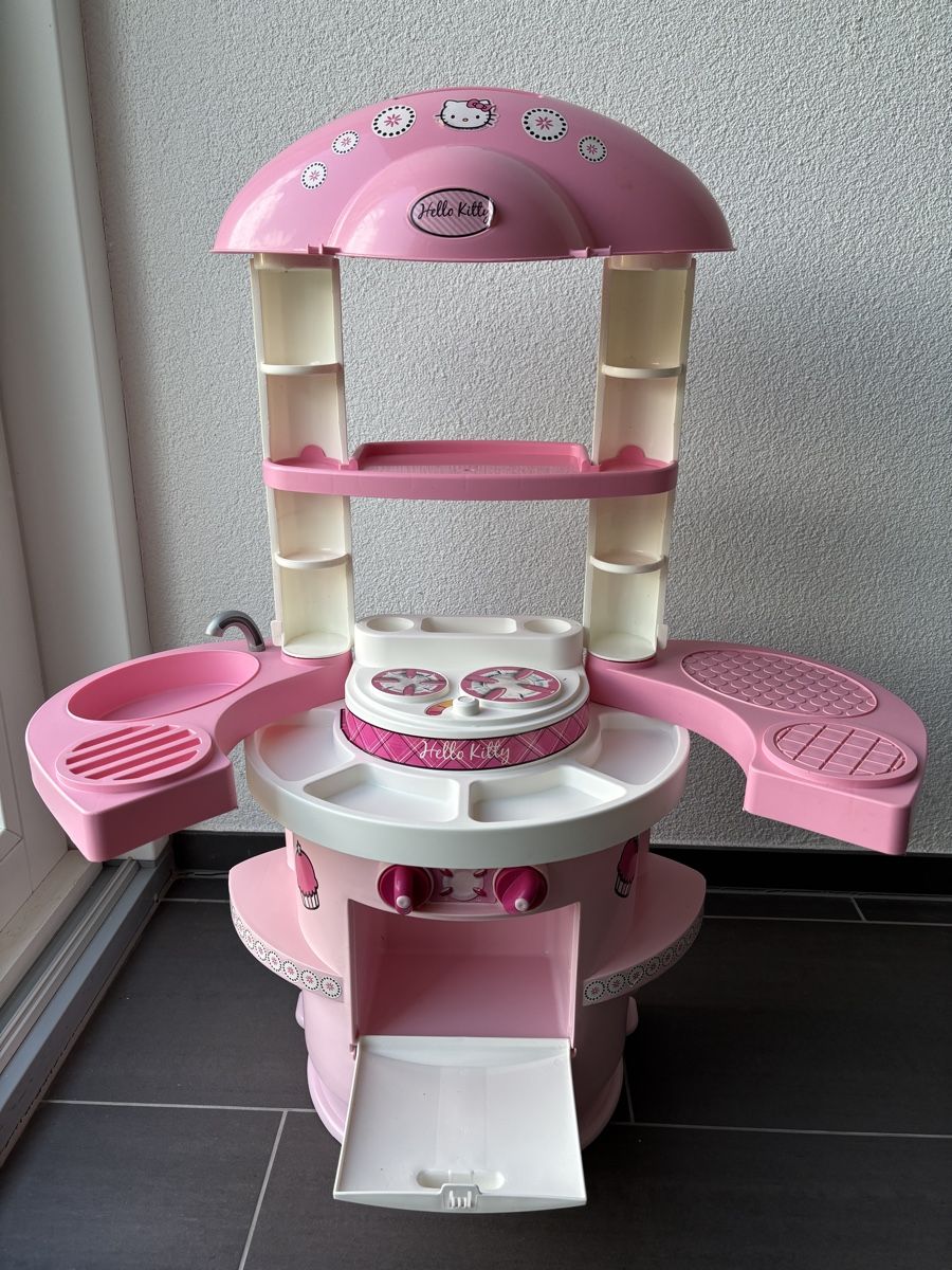 Hello Kitty Spielzeuge: Cuisine Hello Kitty + Accessoires – Gebraucht aus Reconvilier von Audrey_11 1