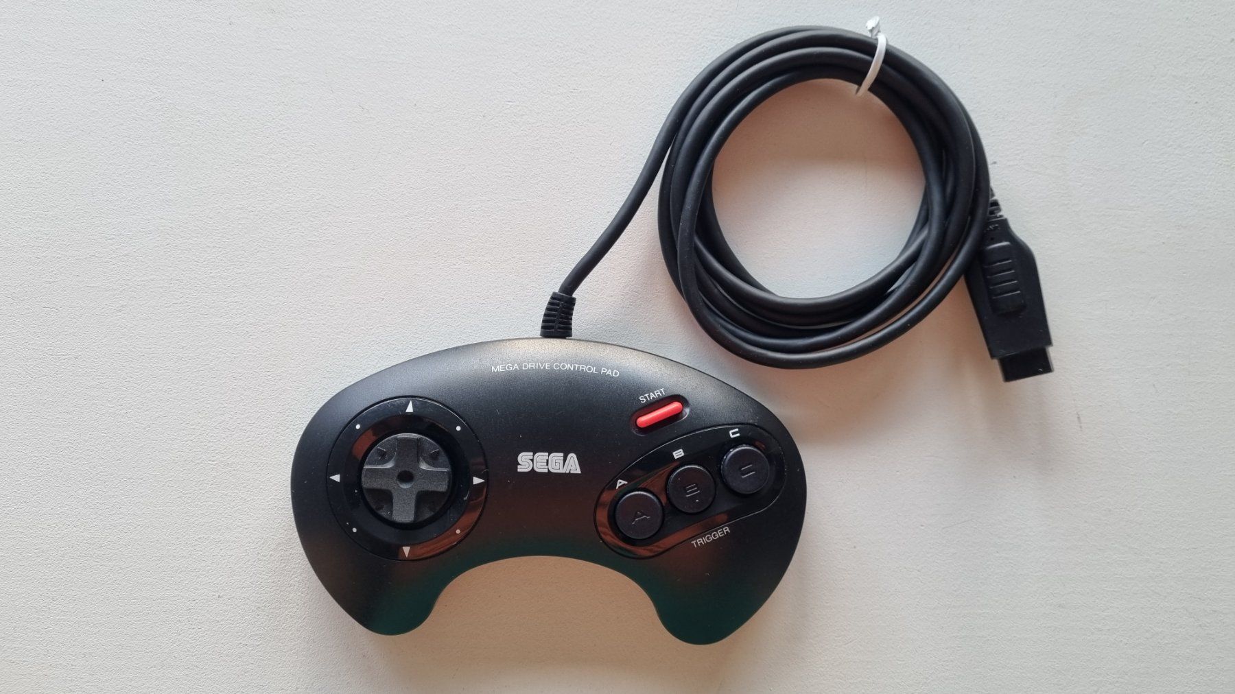 Controller: Original Sega Mega Drive Controller – Usato da Birsfelden venduto da val_d9c2