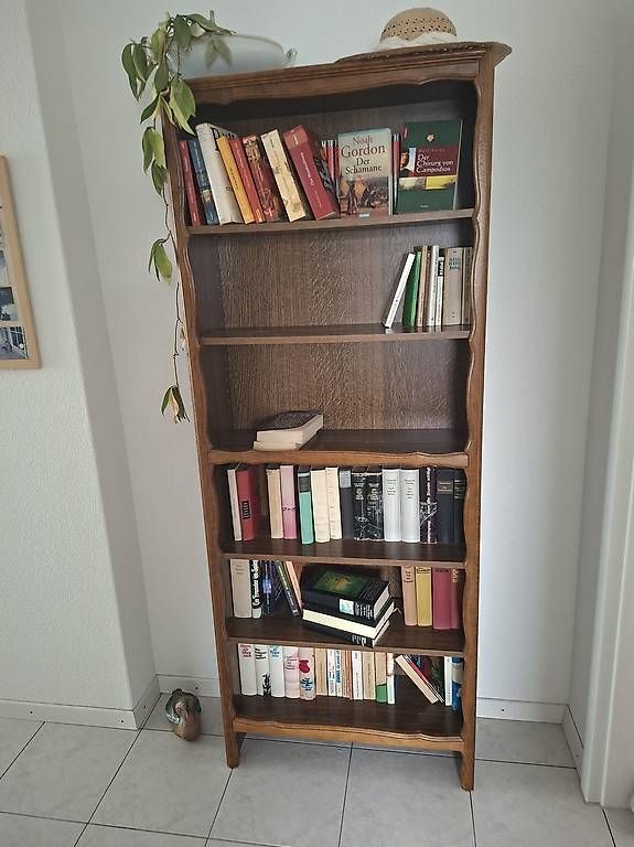 Regale: Bücherregal – Gebraucht aus Ipsach von Kat3uh