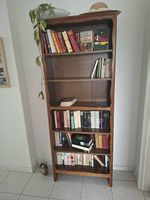 Bücherregal