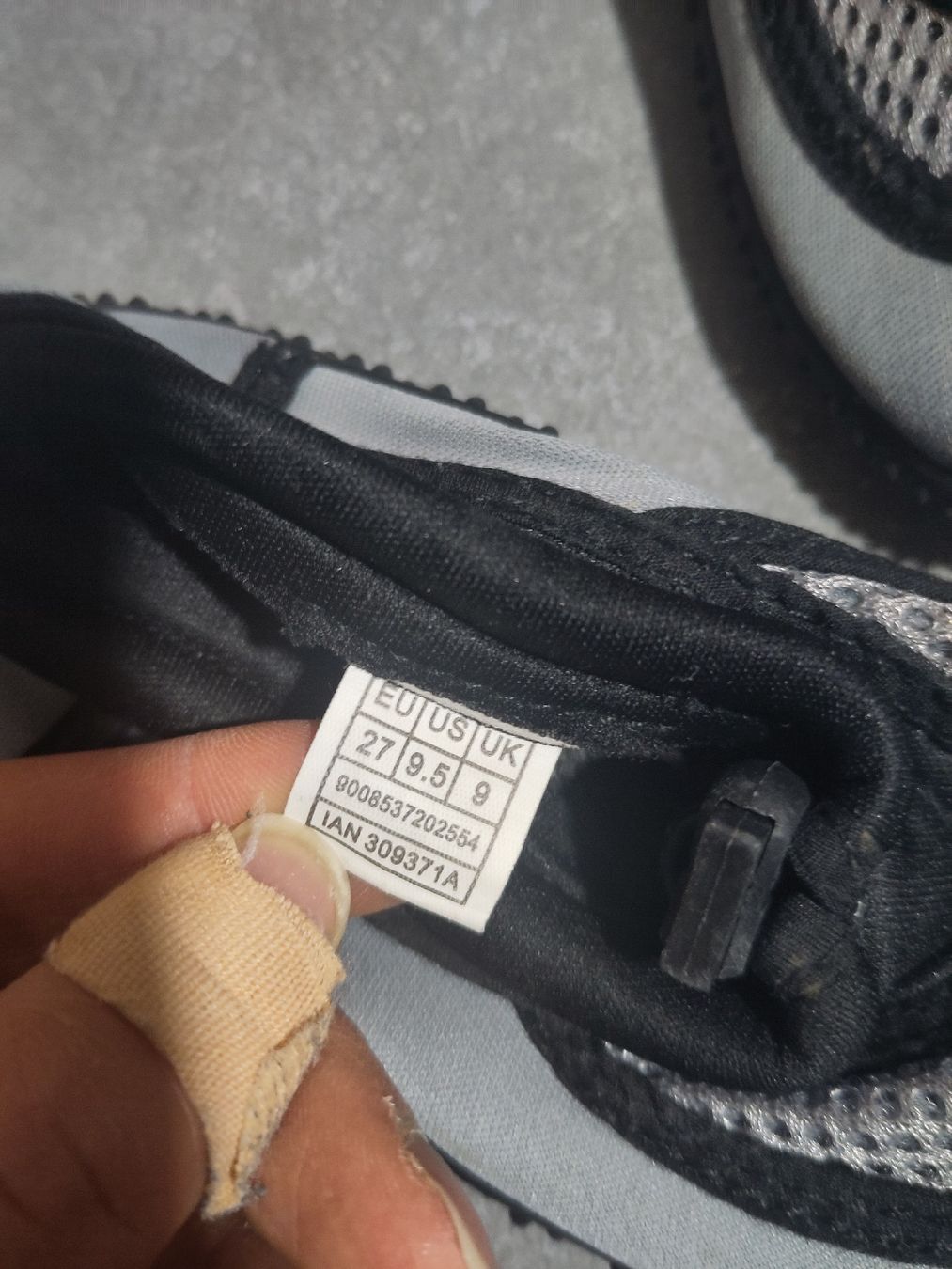 Scarpe per ragazzi: Badeschuhe Grösse 27 – Usato da Dettighofen Lengw. venduto da mai_75wt 1
