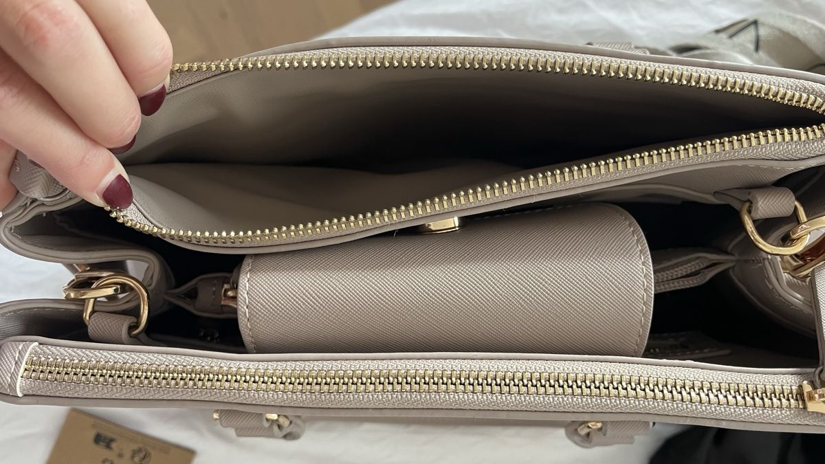 Valentino Borse: Valentino Bag – Nuovo (secondo la descrizione) da Unterägeri venduto da sar_vf25 6