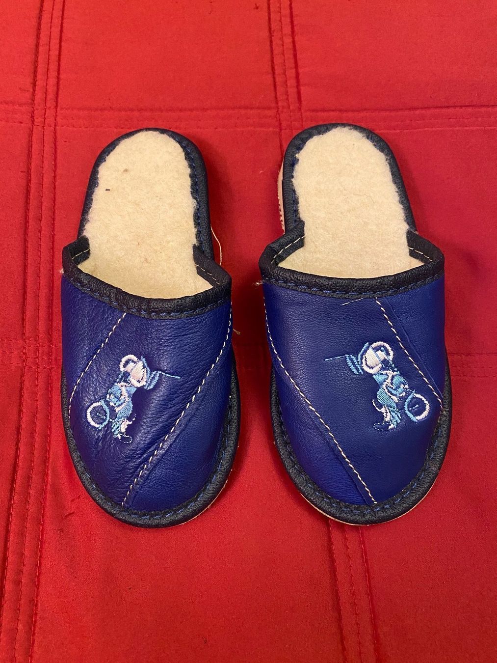 Scarpe per ragazzi: Hausschuhe Gr.28 Leder/Fell NEU!!! – Nuovo e nell'imballaggio originale da Zürich venduto da Bastet6
