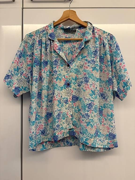 Camicette: Vintage Blumenbluse – Usato da Zürich venduto da sho_9b69