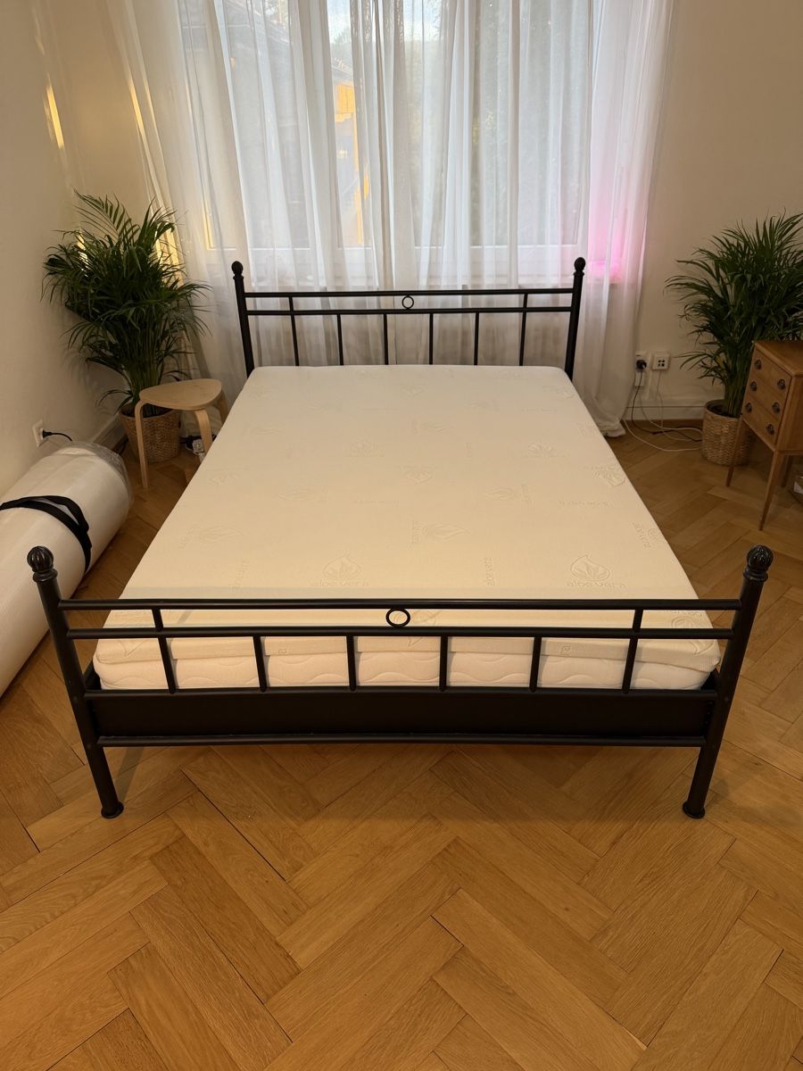 Letti: 140×200 Black Metal Bed Frame with Slatted Base – Nuovo (secondo la descrizione) da Zürich venduto da mik_ykn6 1