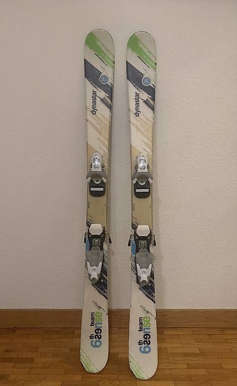 Sci: Ski Dynastar 115cm et bâtons 90cm – Usato da Onex venduto da mur_6wyg 1