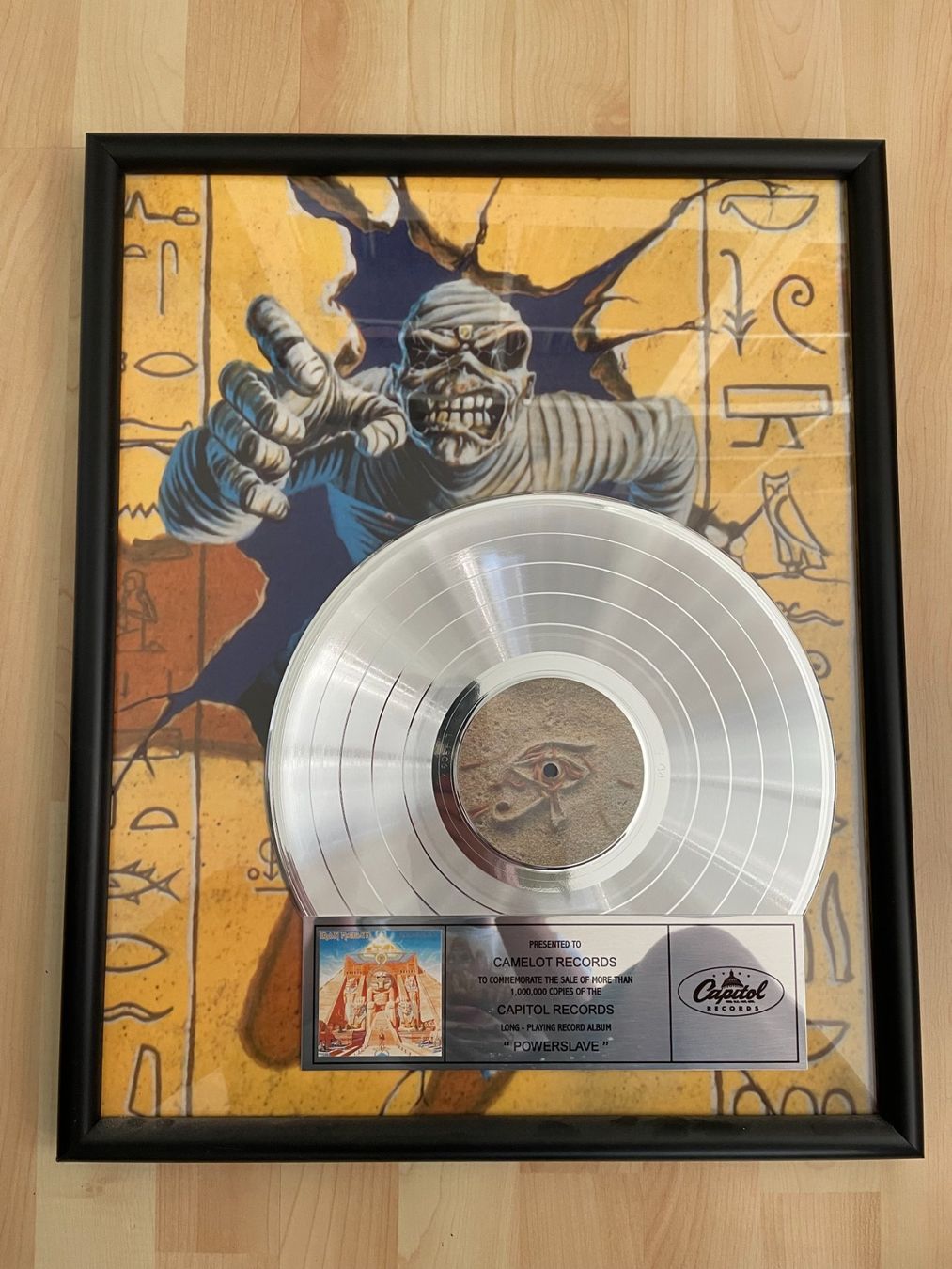 Dischi in vinile: Iron Maiden Powerslave Award Vinyl – Usato da Endingen venduto da Oermi