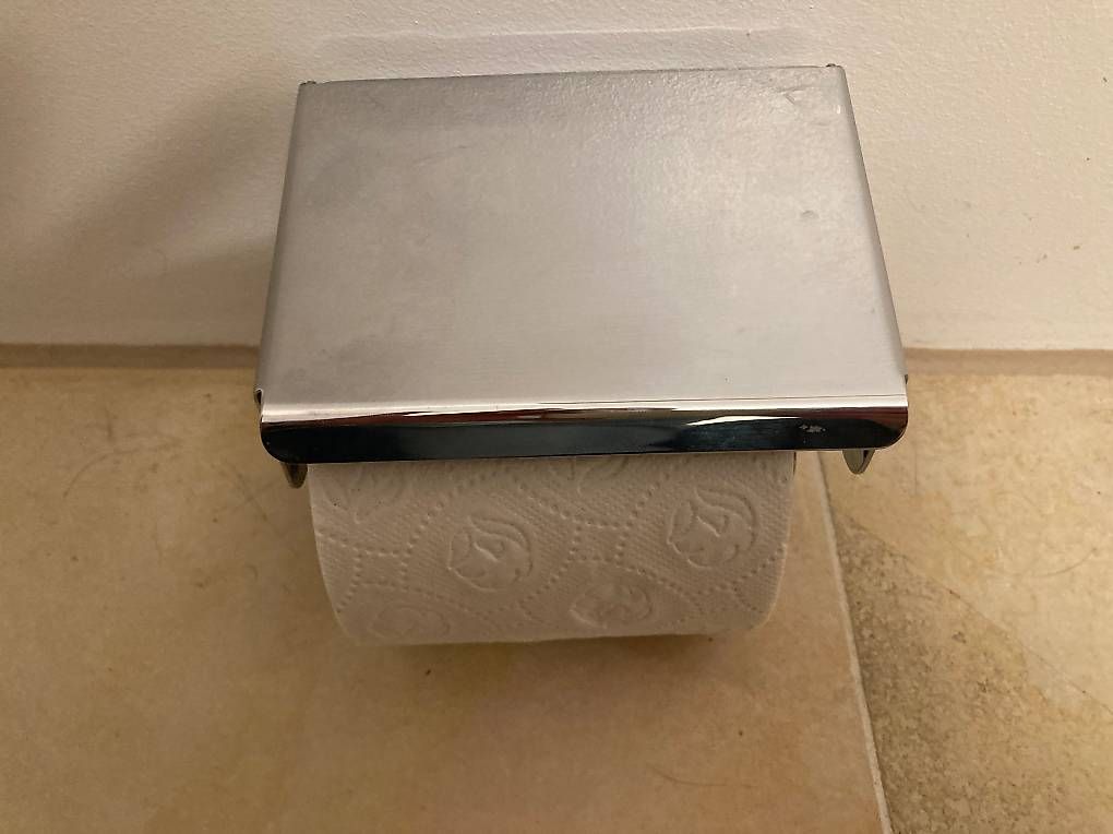 WC: WC-Rollenhalter mit Deckel  – Gebraucht aus Burgdorf von Andre990 1