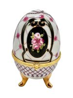 Boîte à bijoux forme d'oeuf style Fabergé porcelaine vintage