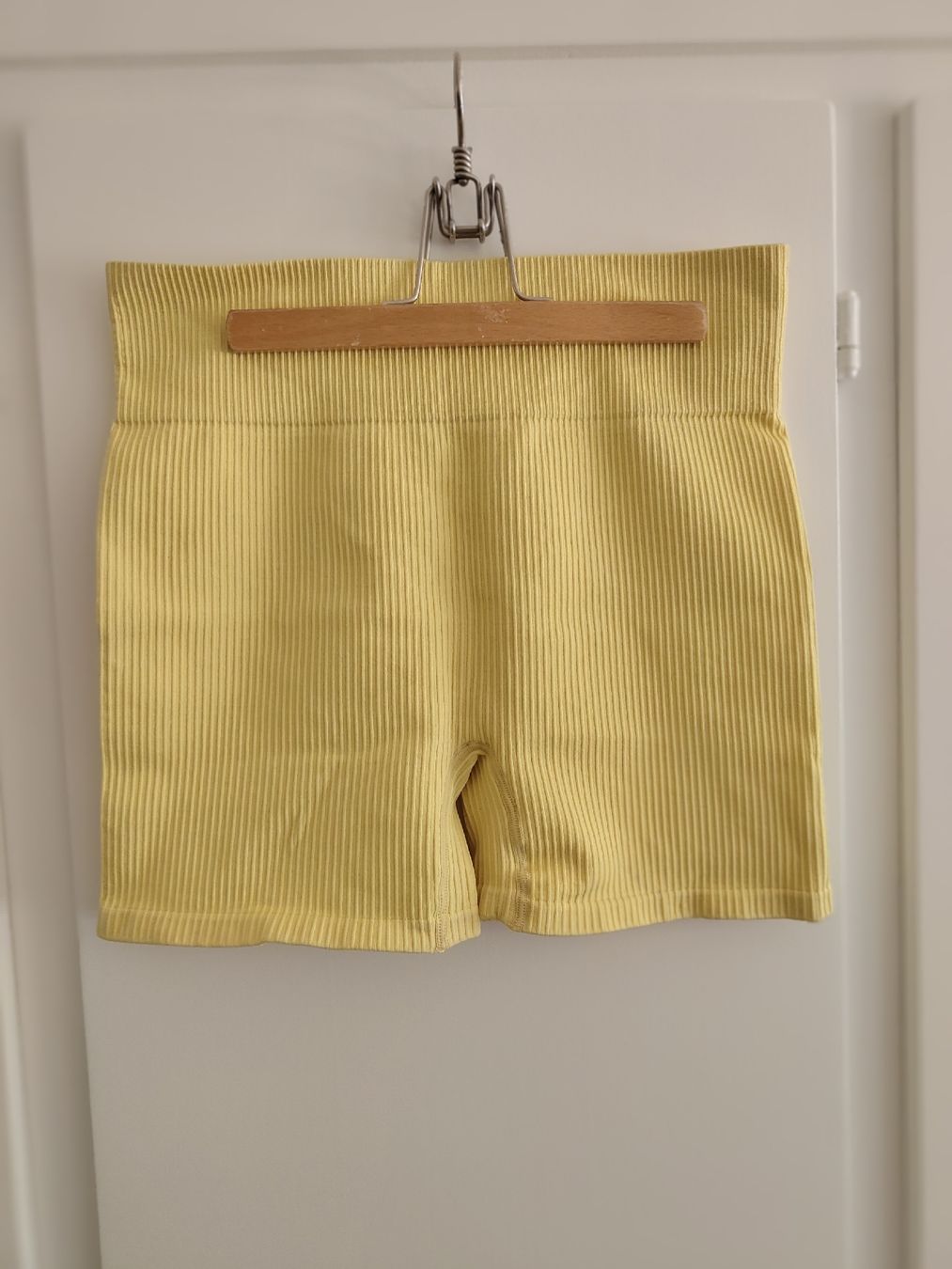 Hosen: sport shorts – Neu (gemäss Beschreibung) aus Biel/Bienne von lhcr