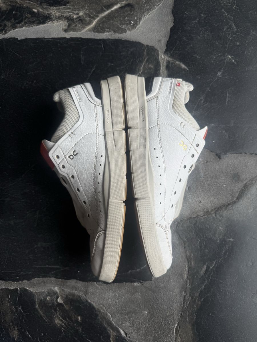 Scarpe da donna: On Roger sneaker/basket size 39 – Usato da Davos Dorf venduto da gin_8k9d 3