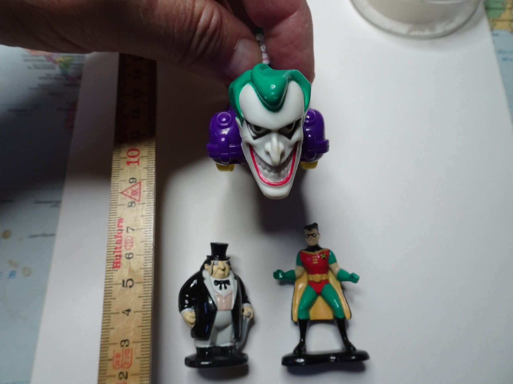 Statuette: Pinguin, Robin Metall + Jocker aus Kunststoff Comics – Usato da Schönenwerd venduto da schnitzunddrunter 1