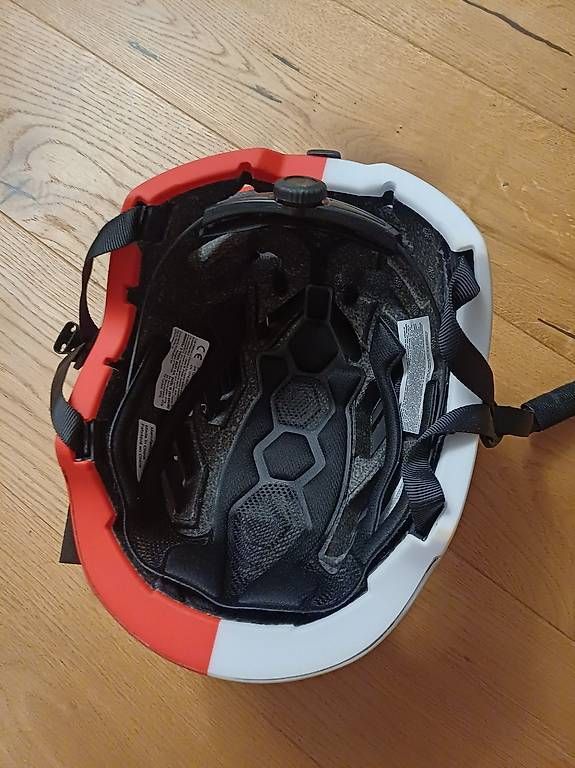 Caschi: Casque ski et alpinisme neuf – Usato da Aven venduto da menthe17 2