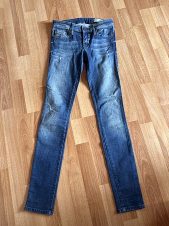 Diesel Skinzee-Low Jeans Gr. 26/30 einf. Bundweite 33cm
