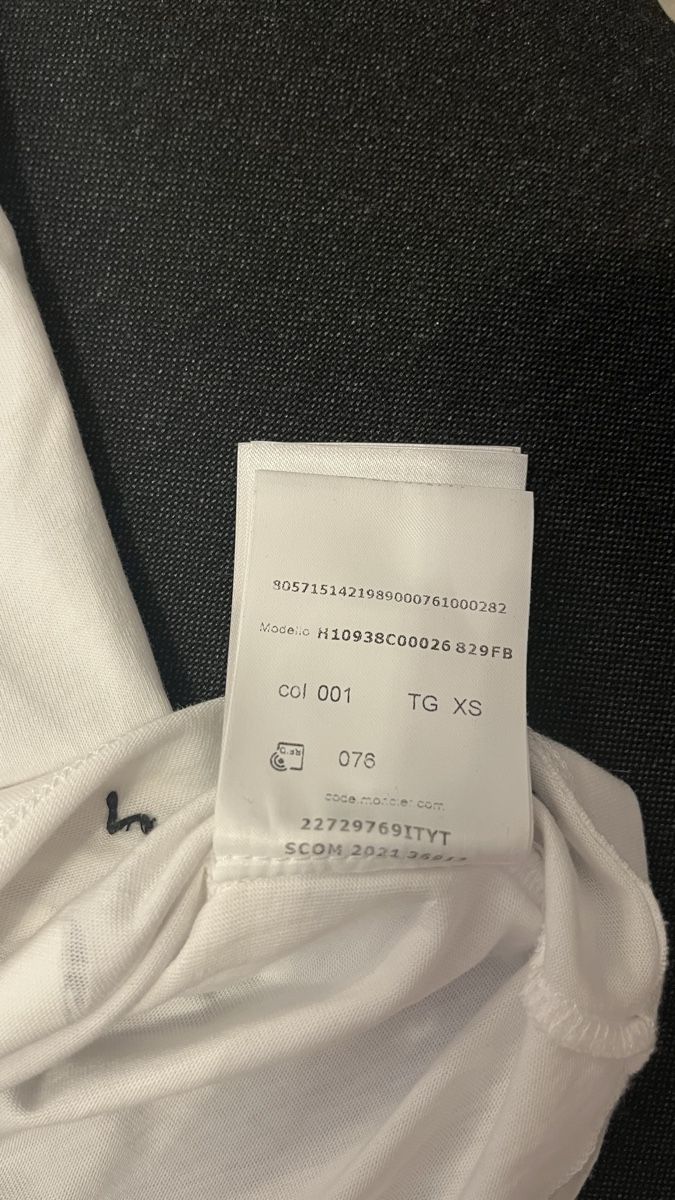Moncler T-shirt: Moncler t-Shirt – Nuovo (secondo la descrizione) da Baden venduto da Car_lio09 6