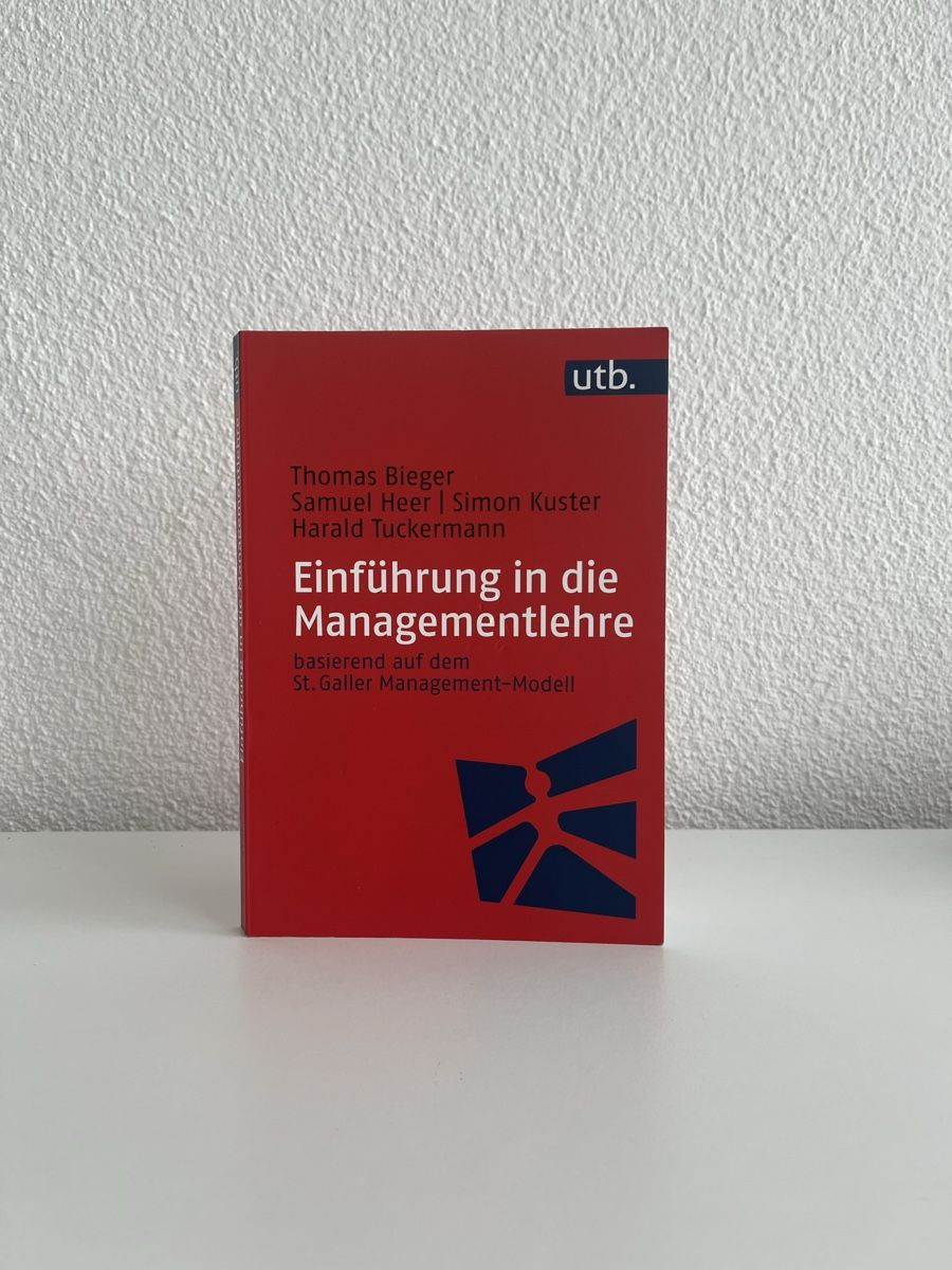Bücher: Einführung in die Managementlehre – Gebraucht aus Neuenegg von aba_g85b