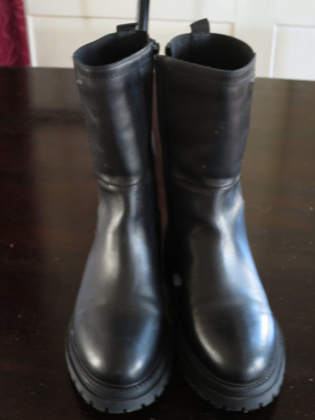 Geox Scarpe da donna: Geox Stiefel schwarz Gr. 40/40.5 – Usato da Beromünster venduto da Balibon