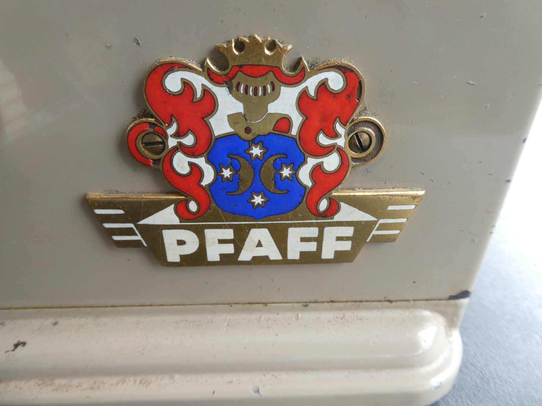 Pfaff Macchine da cucire: Nähmaschine Pfaff – Usato da Hergiswil LU venduto da orjjo 3