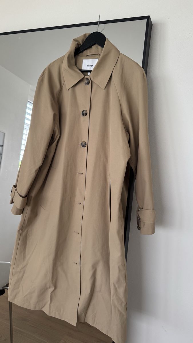 Cappotti: beiger Trenchcoat Marke Nümph Gr.40 – Usato da Moosseedorf venduto da mswalker