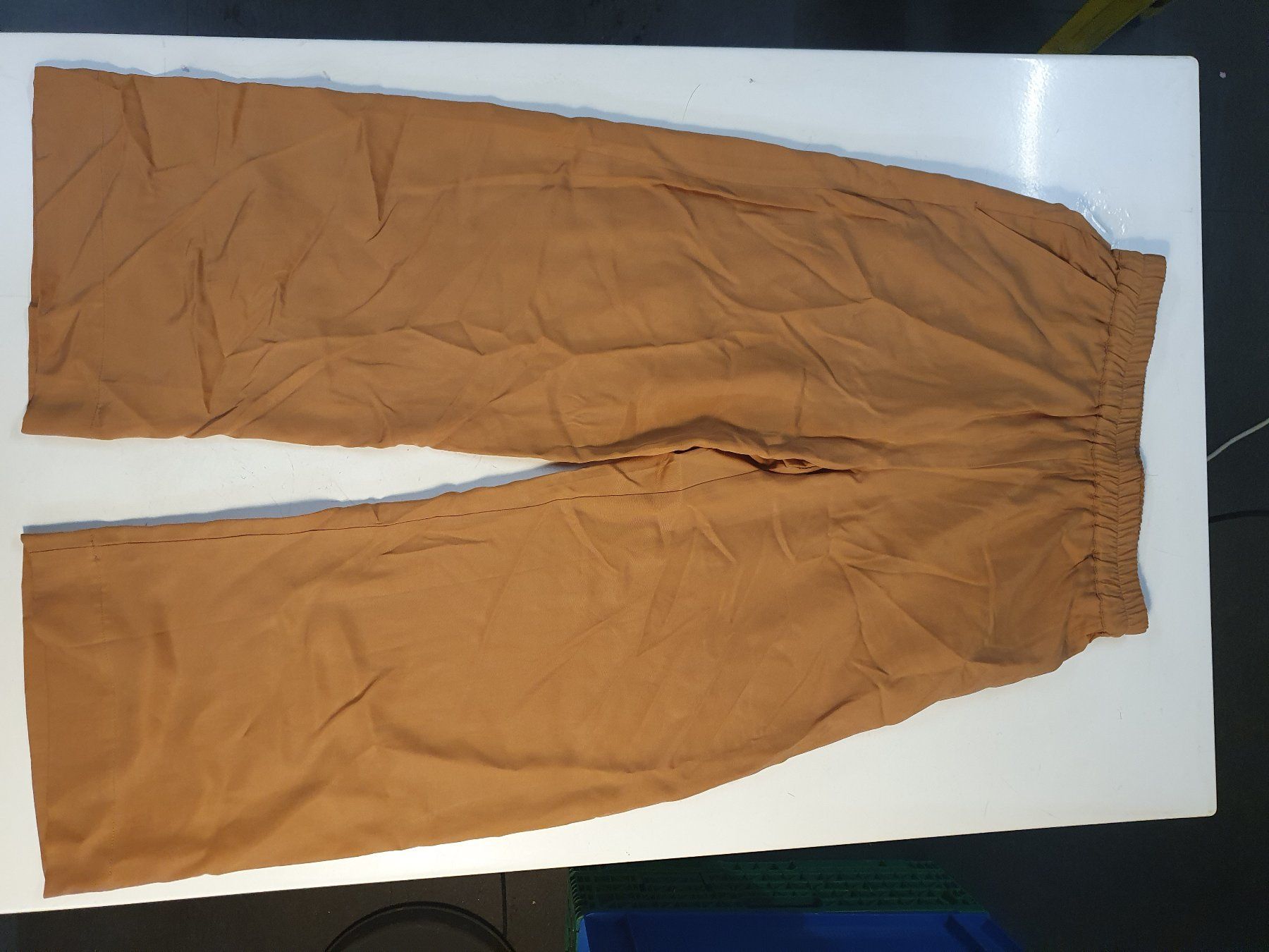 Pantalons: Mask Damenhose beige Grösse S – D'occasion à Zürich par loosebone