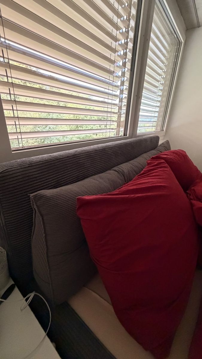 Letti: Graues Cord Bett – Usato da Luzern venduto da Noah69Ar 1