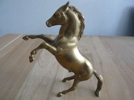 Pferd aus Messing aufsteigend