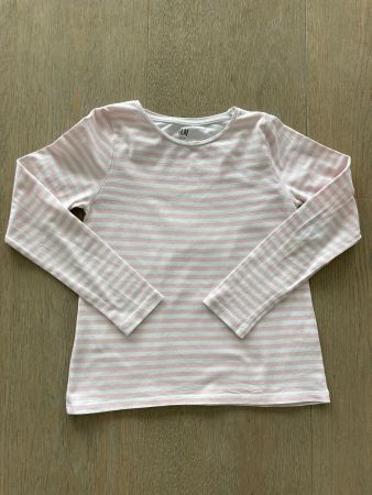 Hübsches Sweatshirt Gr. 122/128 💕