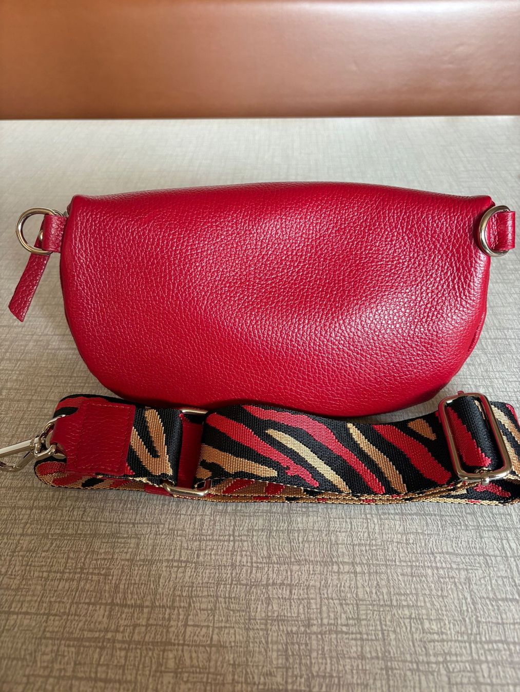 Sacs femmes: Bauch / Brusttasche echtes Leder – Neuf (Voir description) à Grellingen par Apibox 1