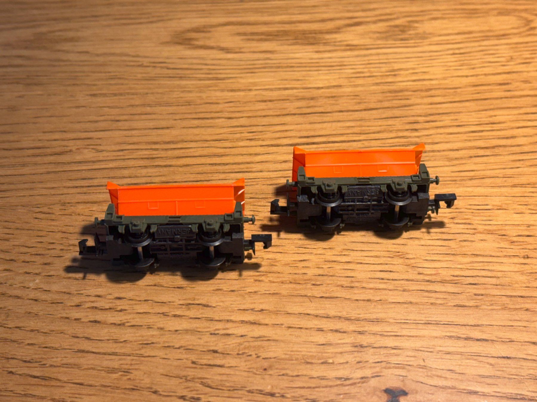Modelleisenbahnen: L2265: 2 Loren (Spur N) – Gebraucht aus Birsfelden von Birs_25 4