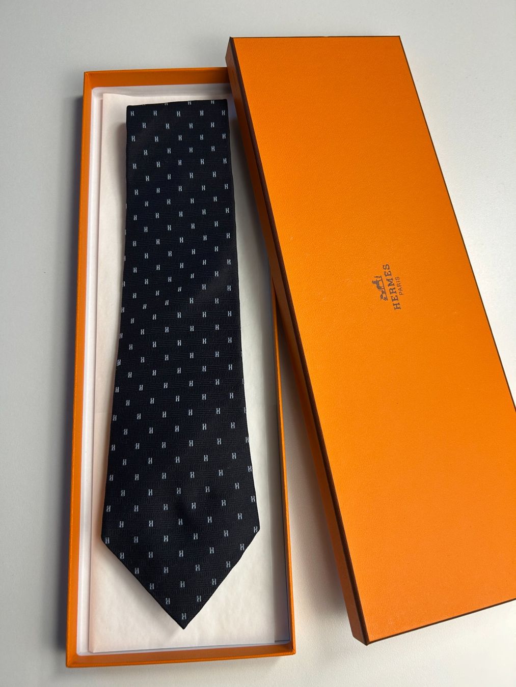 Hermès Cravatte: Hermès Unzip Krawatte – Nuovo (secondo la descrizione) da Bern venduto da kurtikobolt74