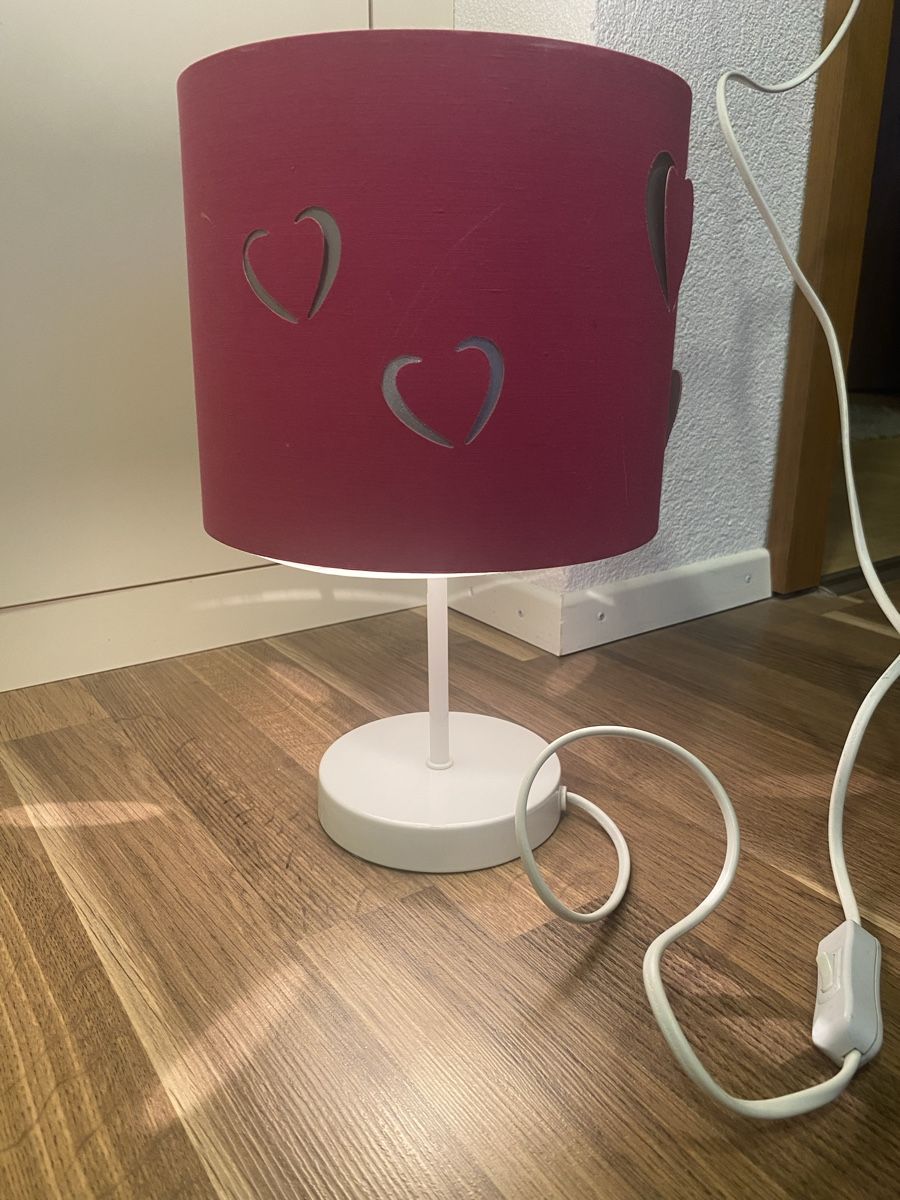Lampes: Nachttischlampe mit Herzen – D'occasion à Frick par mhu_q5w8 4