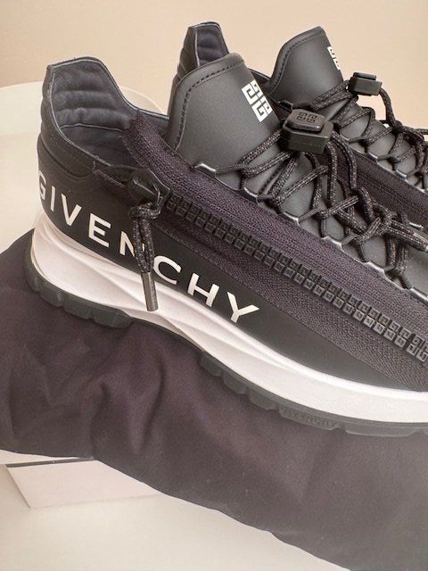 Givenchy Chaussures femmes: NEUE Givenchy Sneakers Spectre aus Leder – Neuf avec emballage d'origine à Richterswil par immersommer 4