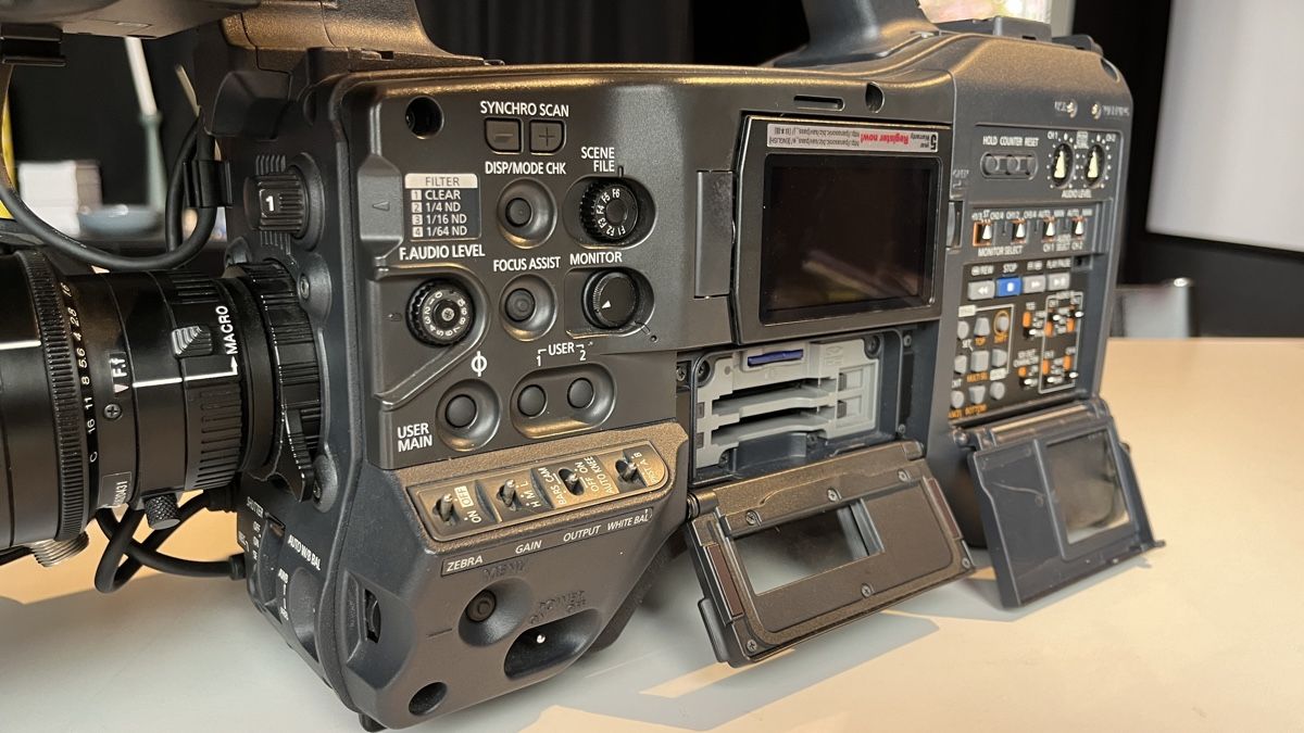 Panasonic Kamera: Panasonic HPX371 Schulterkamera – Gebraucht aus Luzern von tillgmuer 1