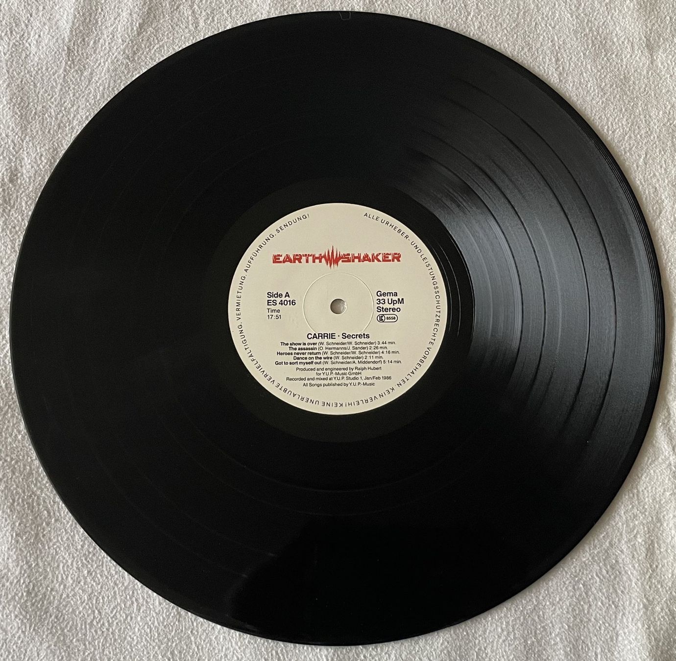 Schallplatten: Carrie – Secrets - LP - 1986 - First Press - Earthshaker Rec – Gebraucht aus Uster von Zardodel 2