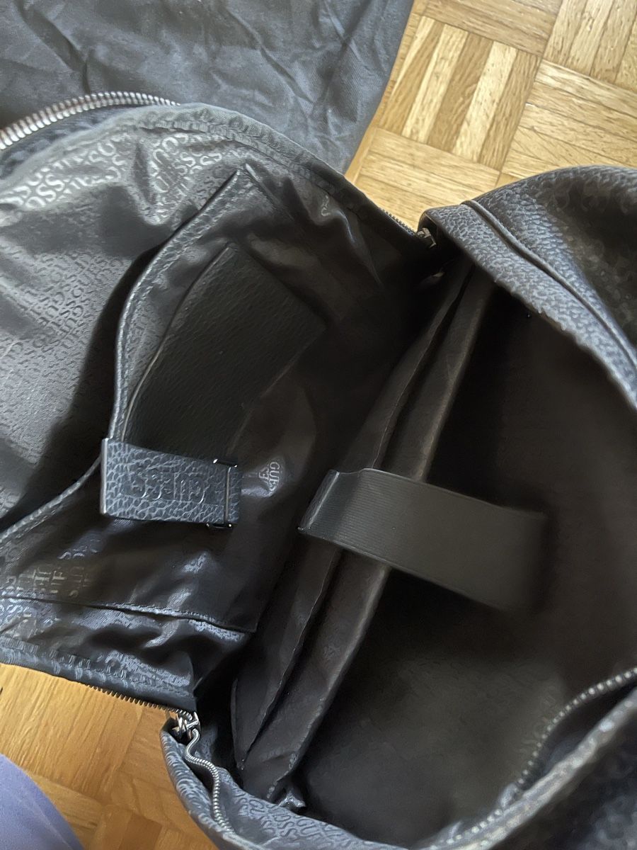 Guess Rucksäcke: Guess Rucksack – Gebraucht aus Goldach von Pero911 7