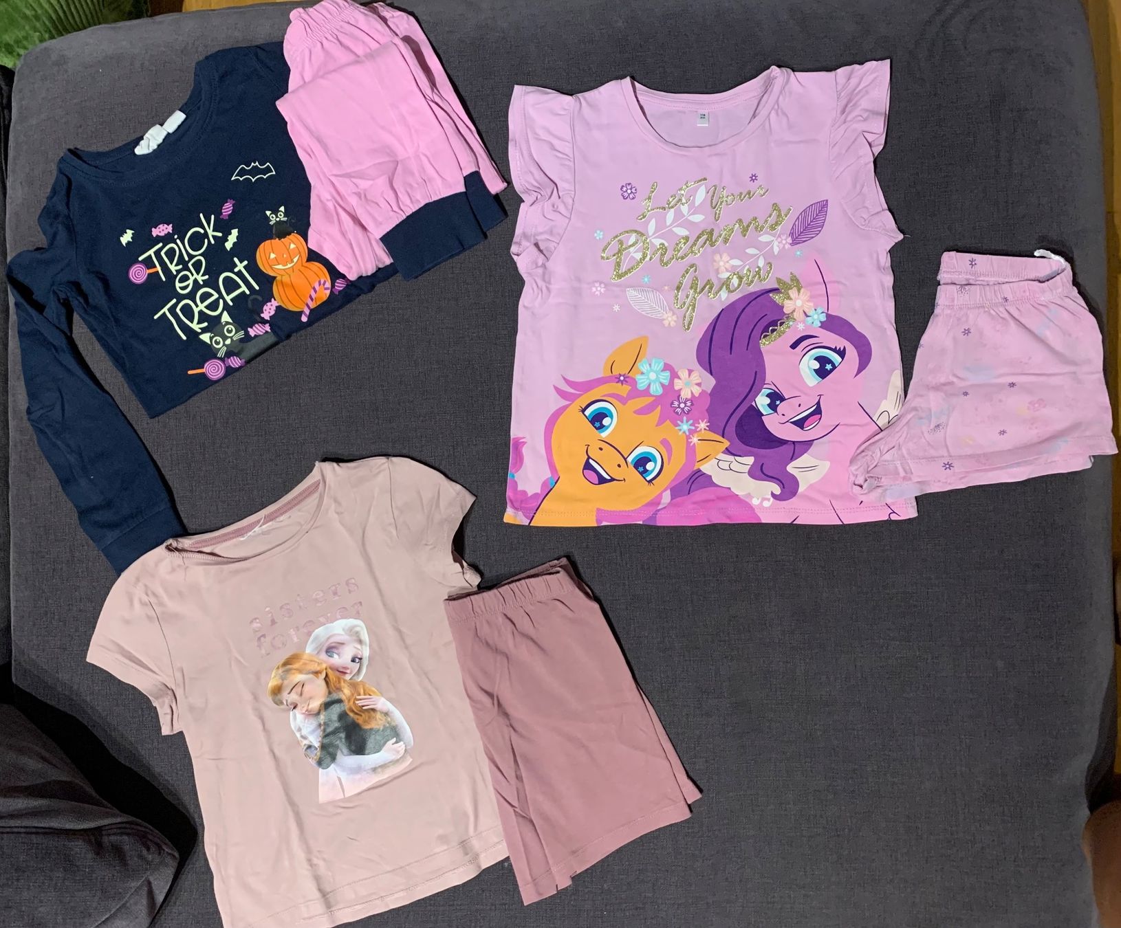 Pigiama & Simili: Pyjamas Kleiderpaket Kinder Mädchen Gr.110/116 – Usato da Bülach venduto da engeli92