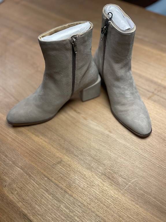 Damenschuhe: Zign Leather Stiefelette NEU – Gebraucht aus Bern von Milena2323
