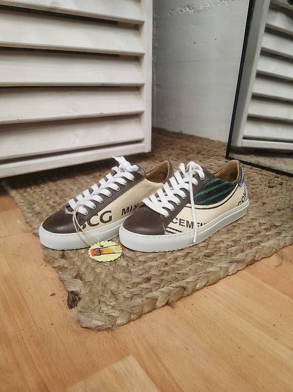 Scarpe da donna: Elephbo Schuhe Grösse 37 – Usato da Mitlödi venduto da JSN19
