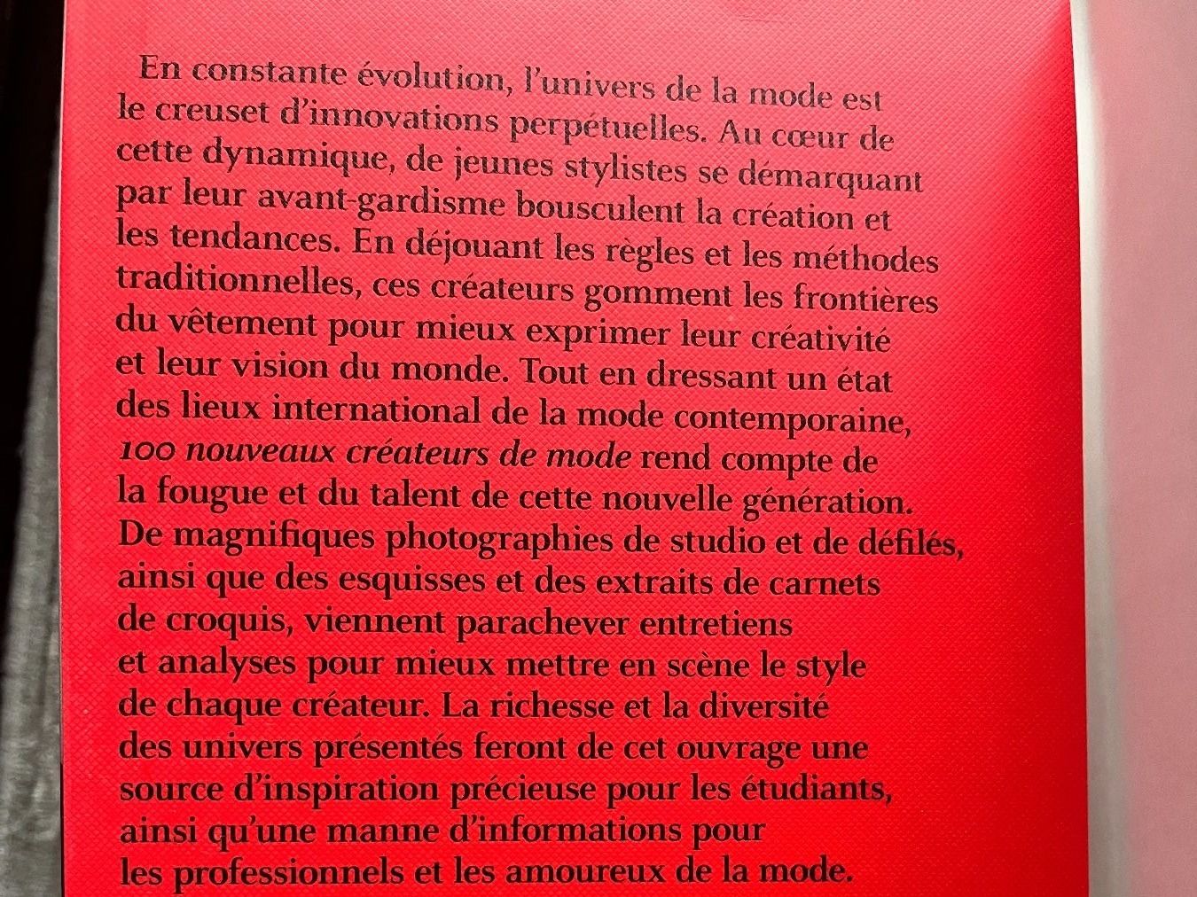 Libri: Hywel Davies: 100 nouveaux créateurs de mode – Usato da Lausanne venduto da Kinga_Shopaholic 1