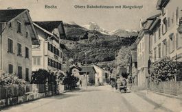 Buchs. Obere Bahnhofstrasse mit Margelkopf