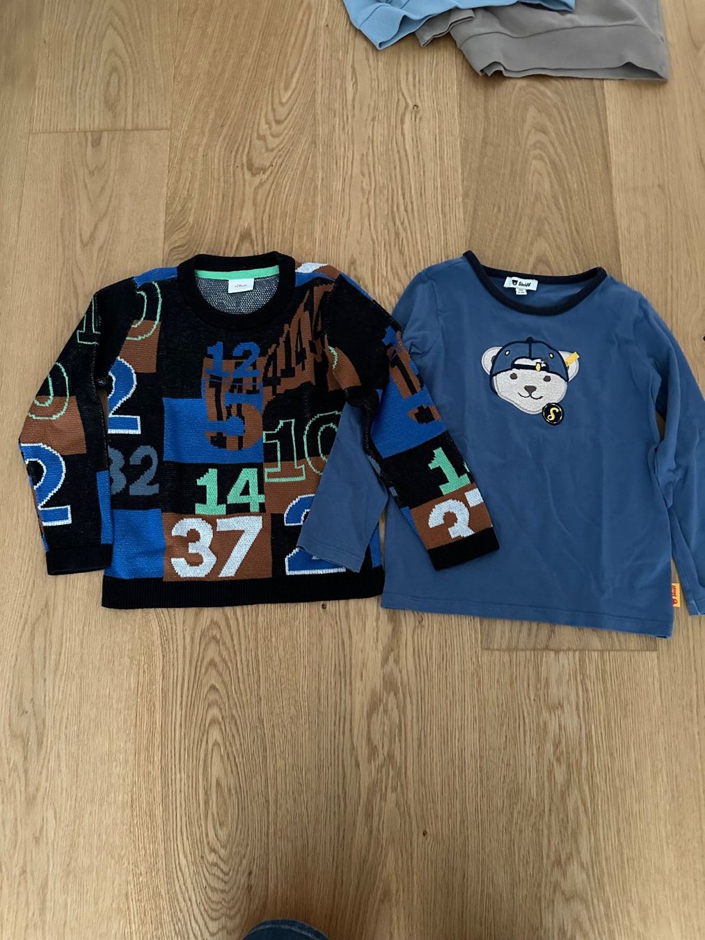Maglioni & Felpe: Pullover-Set Gr. 104 – Top-Zustand – Usato da Kappel am Albis venduto da jus_mqz7