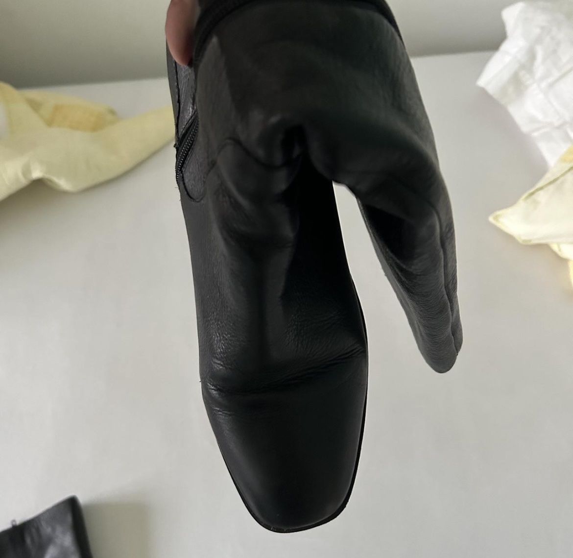 Scarpe da donna: Black leather boots – Usato da Pully venduto da car_rwv6 2