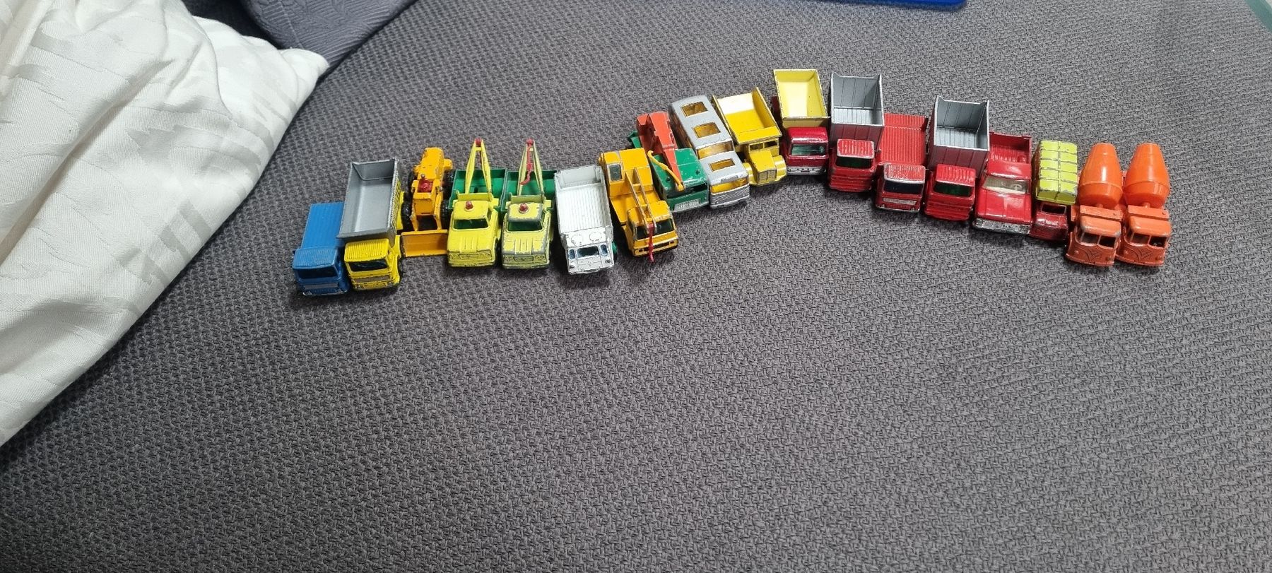 Matchbox Modellini d'auto: Matchbox Autos – Usato da Dietlikon venduto da lum_9n98
